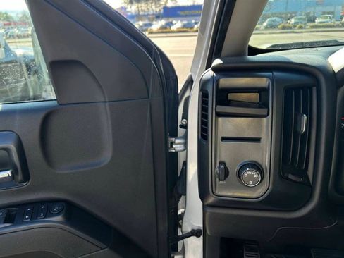 Used 2017 Chevrolet Silverado 1500 Custom w/ Custom Convenience Package image 12