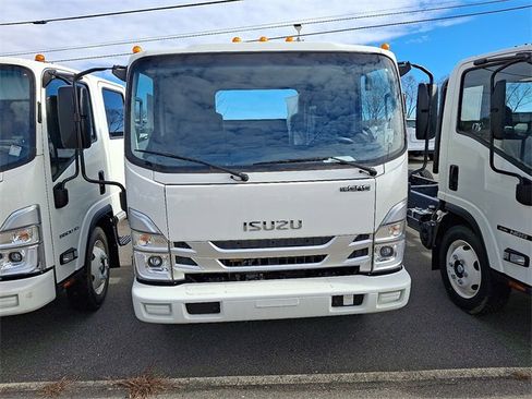 New 2025 Isuzu NQR image 2