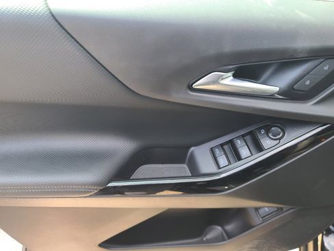 Used 2025 Chevrolet Equinox LT w/ Convenience Package II image 10