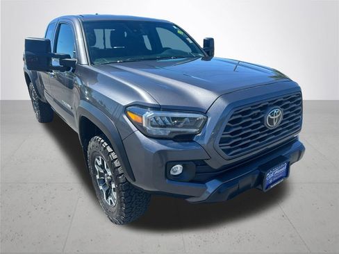 Used 2022 Toyota Tacoma TRD Off-Road w/ TRD Premium Off Road Package AWD/4WD image 5