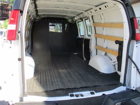 Used 2024 Chevrolet Express 2500 w/ Driver Convenience Package RWD image 7