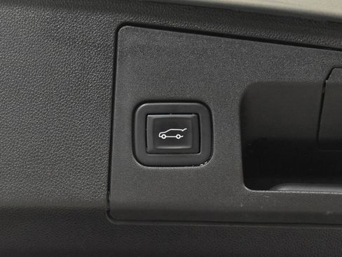 Used 2023 Cadillac XT4 Luxury w/ Cold Weather Package image 29