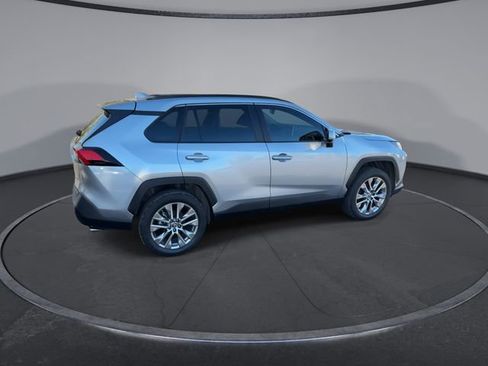 Used 2023 Toyota RAV4 XLE Premium image 17