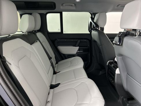 Certified 2025 Land Rover Defender 110 S image 30