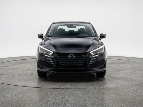 Used 2025 Nissan Versa SV FWD image 2