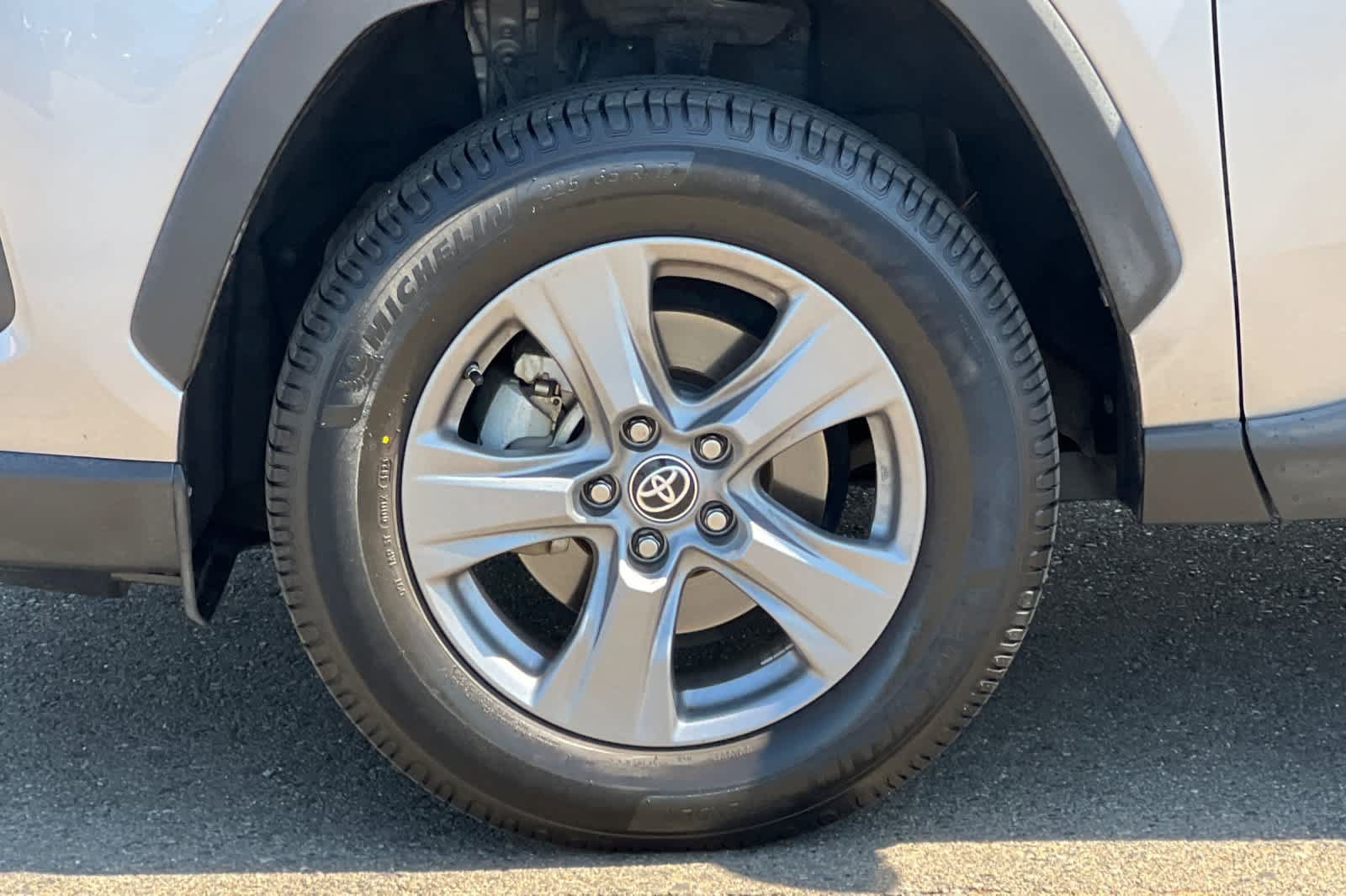 Certified 2022 Toyota RAV4 LE AWD/4WD image 30