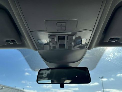 Used 2022 Volkswagen Taos SE w/ Panoramic Sunroof Package image 34