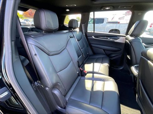 Used 2020 Cadillac XT6 Premium Luxury image 24