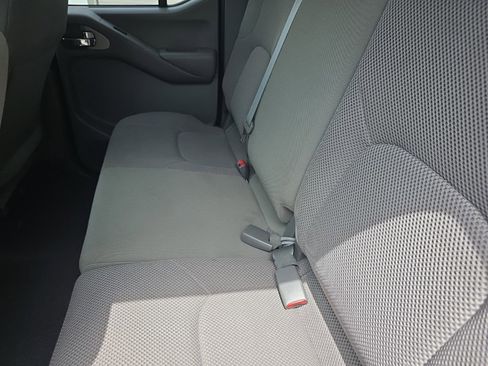 Used 2020 Nissan Frontier SV w/ Midnight Edition Floor Mats image 16