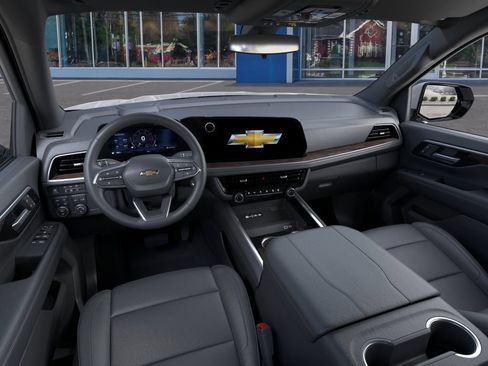 New 2026 Chevrolet Suburban LT AWD/4WD image 15