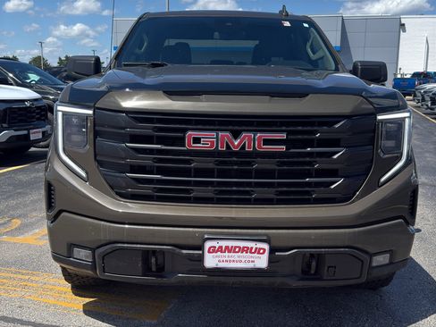 Used 2023 GMC Sierra 1500 Elevation w/ X31 Off-Road Package AWD/4WD image 3