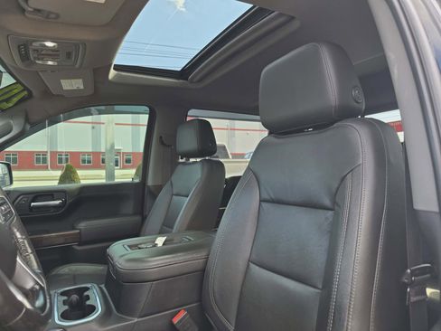 Used 2020 Chevrolet Silverado 1500 LT Trail Boss w/ Midnight Edition image 12