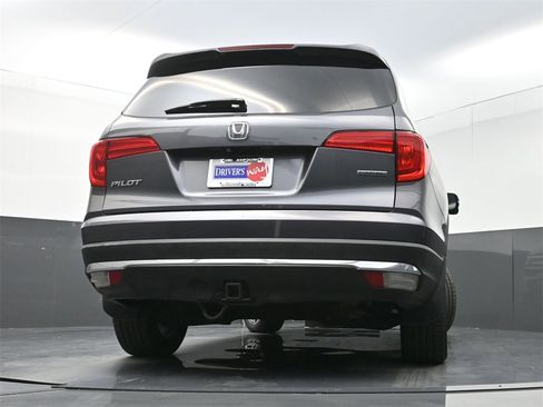 Used 2018 Honda Pilot Touring image 33