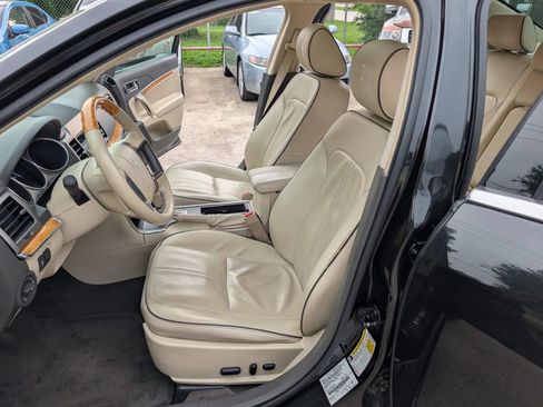 Used 2011 Lincoln MKZ FWD image 7