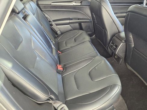 Used 2019 Ford Fusion Titanium image 8