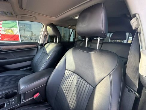 Used 2018 Subaru Outback 3.6R Limited AWD/4WD image 13