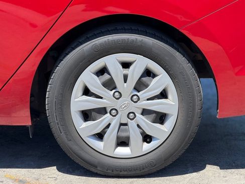 Used 2022 Hyundai Accent SE FWD image 3