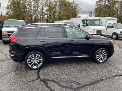 Used 2022 GMC Terrain Denali w/ LPO, Floor Liner Package image 8