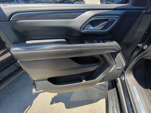 Used 2024 GMC Yukon XL SLT RWD image 22