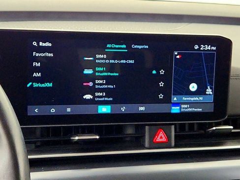 Used 2025 Kia Carnival FWD image 18