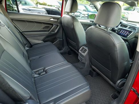 Used 2022 Volkswagen Tiguan SE AWD/4WD image 30
