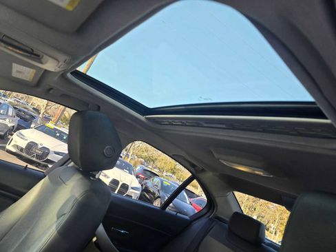 Used 2018 BMW 320i xDrive 320i xDrive image 25