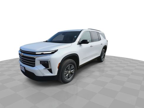 New 2025 Chevrolet Traverse LT w/ Enhanced Driving Package image 4