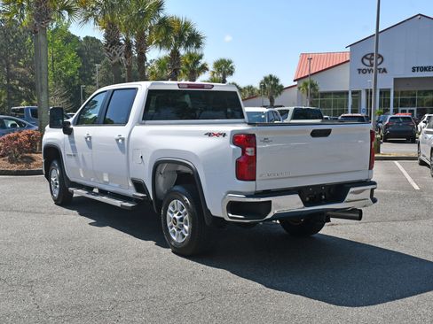 Used 2025 Chevrolet Silverado 2500 LT w/ Convenience Package image 3