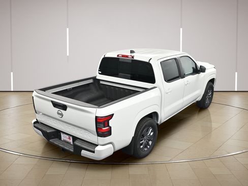 Certified 2025 Nissan Frontier SV w/ SV Convenience Package RWD image 33