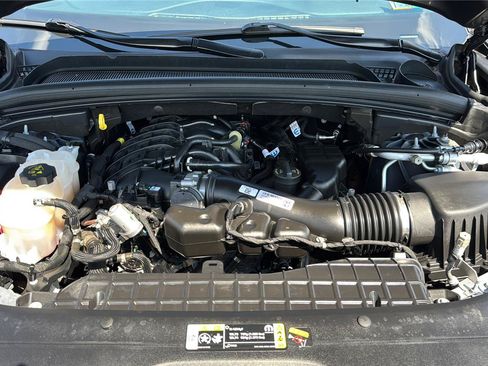 Used 2023 Jeep Grand Cherokee Laredo AWD/4WD image 28