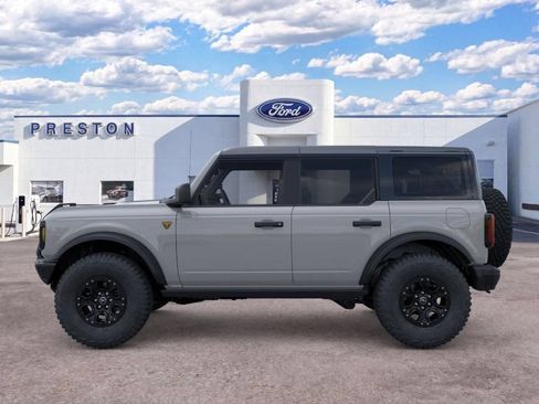 New 2026 Ford Bronco Badlands w/ Sasquatch Package AWD/4WD image 3