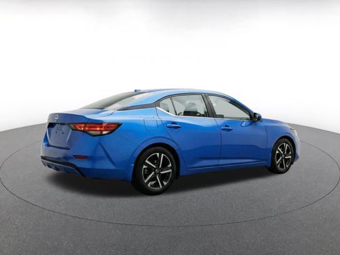 Used 2025 Nissan Sentra SV FWD image 11