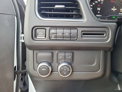 Used 2023 GMC Yukon SLT image 24