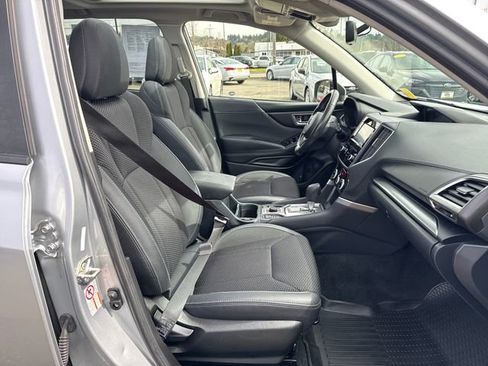 Used 2019 Subaru Forester Premium image 11