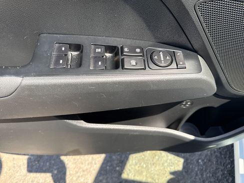 Used 2020 Hyundai Elantra SE w/ Cargo Package (C1) FWD image 11