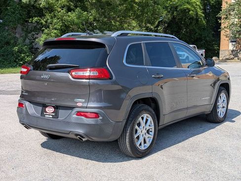Used 2014 Jeep Cherokee Latitude w/ Comfort/Convenience Group AWD/4WD image 3