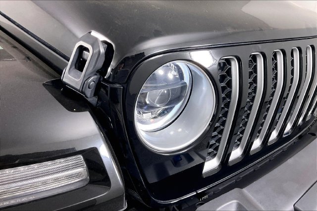 Used 2023 Jeep Wrangler Unlimited Sahara AWD/4WD image 29