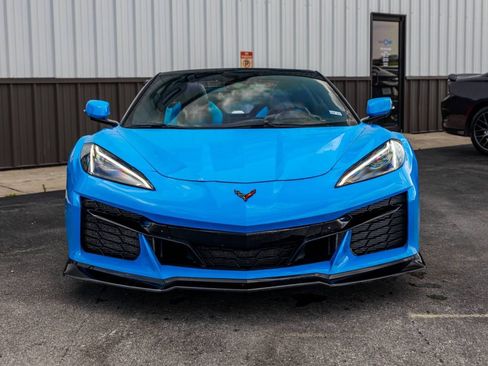 Used 2023 Chevrolet Corvette Z06 w/ Z07 Performance Package RWD image 6