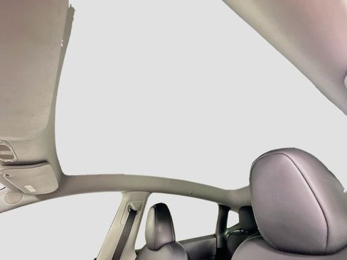 Used 2025 Tesla Model Y Long Range RWD image 24