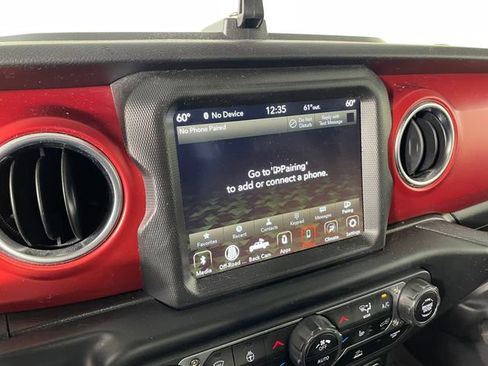 Certified 2022 Jeep Gladiator Rubicon w/ Cold Weather Group AWD/4WD image 7