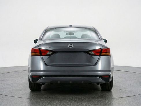 Used 2025 Nissan Altima 2.5 SV FWD image 7