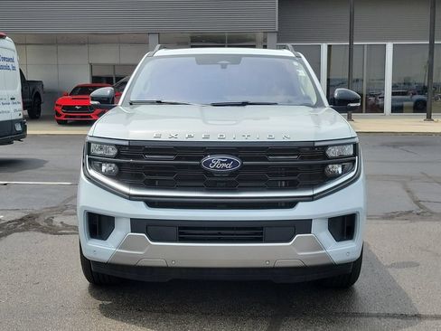 Certified 2025 Ford Expedition Max Platinum AWD/4WD image 2