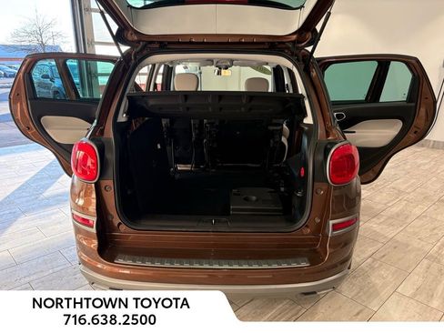 Used 2018 FIAT 500L Trekking w/ Urbana Appearance Package image 22