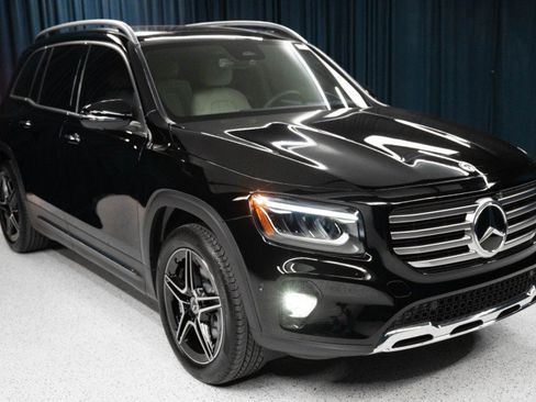 Used 2026 Mercedes-Benz GLB 250 4MATIC image 3