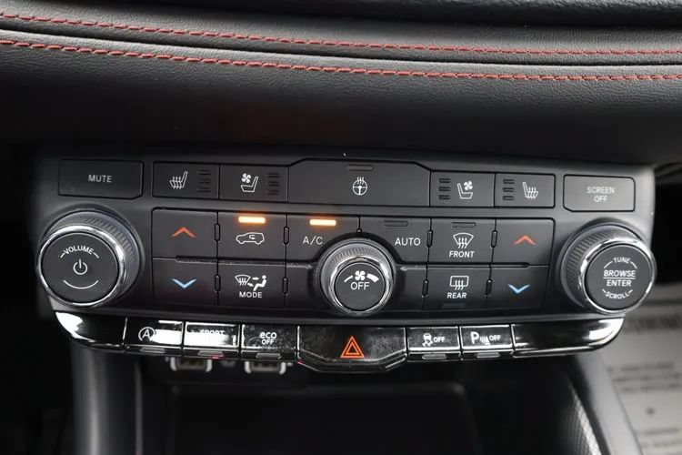 Used 2024 Dodge Durango GT AWD/4WD image 34