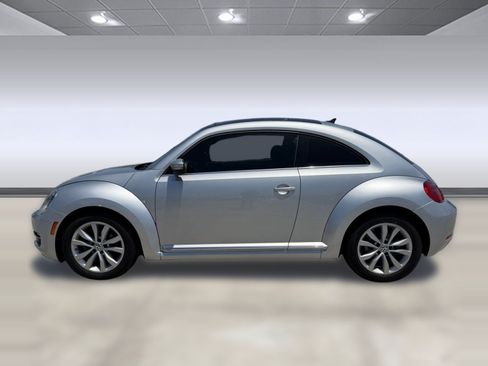 Used 2013 Volkswagen Beetle TDI FWD image 2