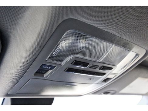 Used 2017 Toyota Highlander Limited image 23