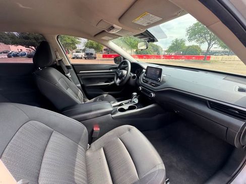 Used 2021 Nissan Altima 2.5 SV FWD image 11