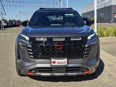 New 2026 Nissan Pathfinder Rock Creek w/ Rock Creek Premium Package