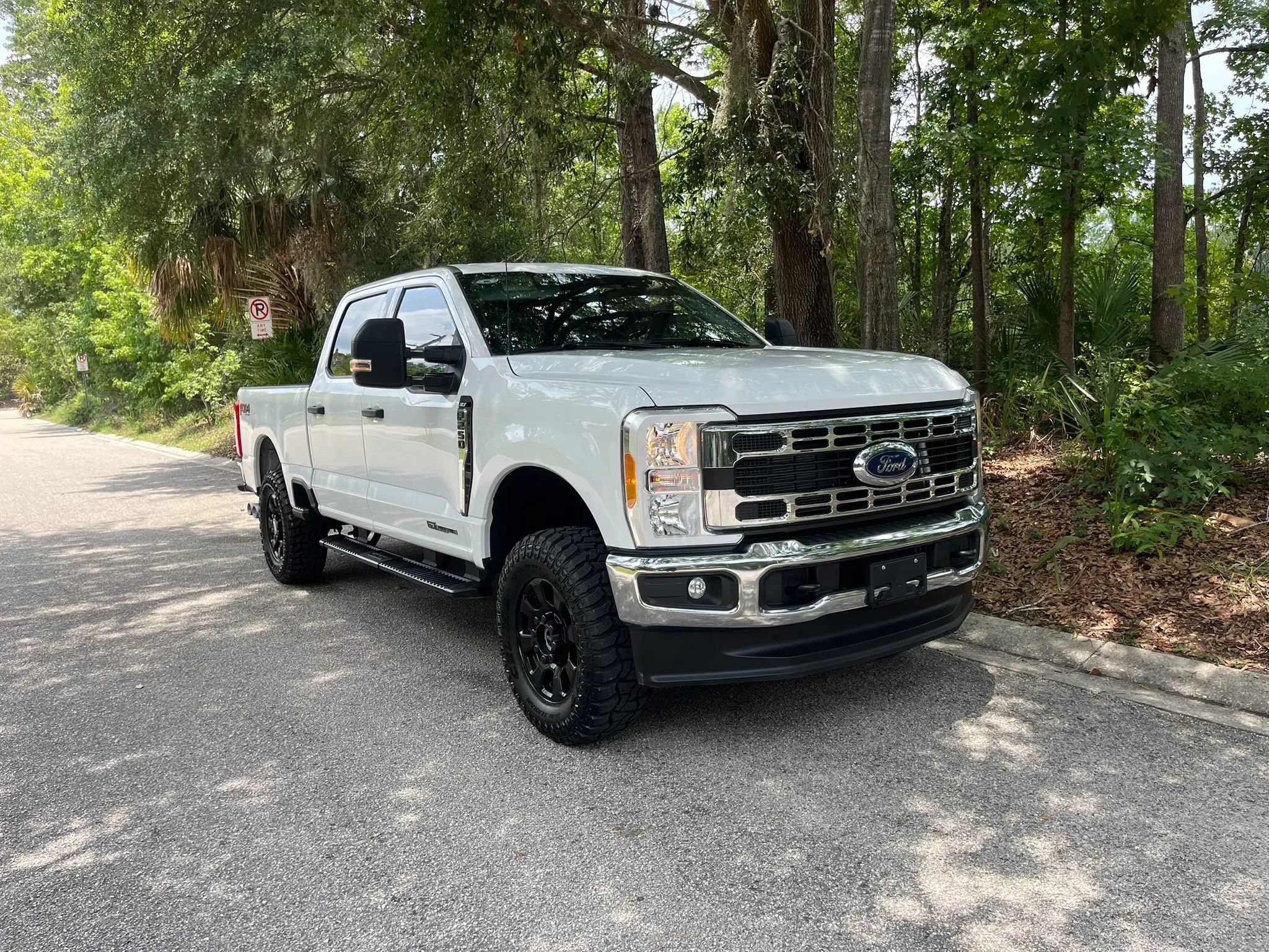 Used 2023 Ford F250 XLT w/ FX4 Off-Road Package AWD/4WD image 6